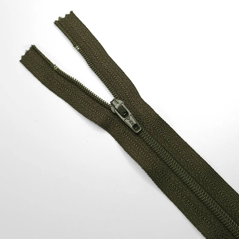 YKK | Fermeture éclair À Bout Fermé | Spirale | Vert | #2 | 6 3/4'' - 17 cm | SS274 - SS294
