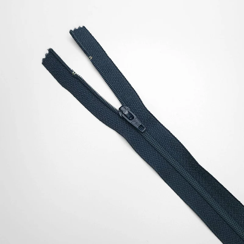 YKK | Fermeture éclair À Bout Fermé | Spirale | #2 | 6 3/4'' - 17 cm | SS266 - SS273