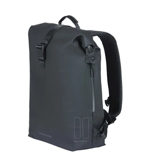 Basil SoHo 17L LED bicycle bag / backpack