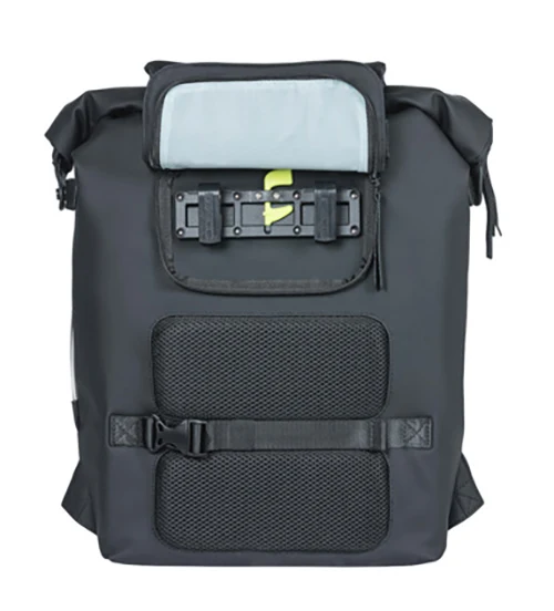 Basil SoHo 17L LED bicycle bag / backpack