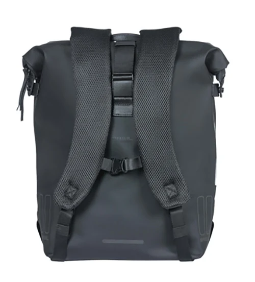 Basil SoHo 17L LED bicycle bag / backpack
