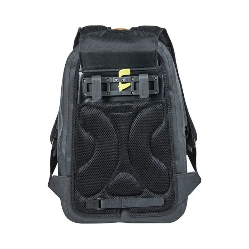 Basil Urban Dry 18L bicycle bag / backpack