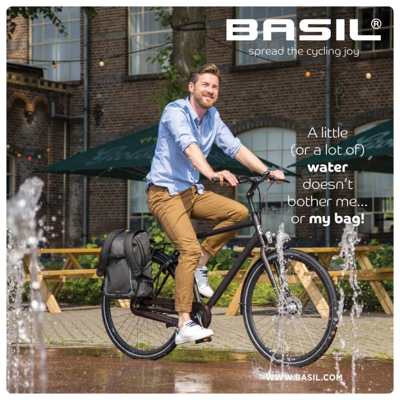 Basil Urban Dry 18L bicycle bag / backpack