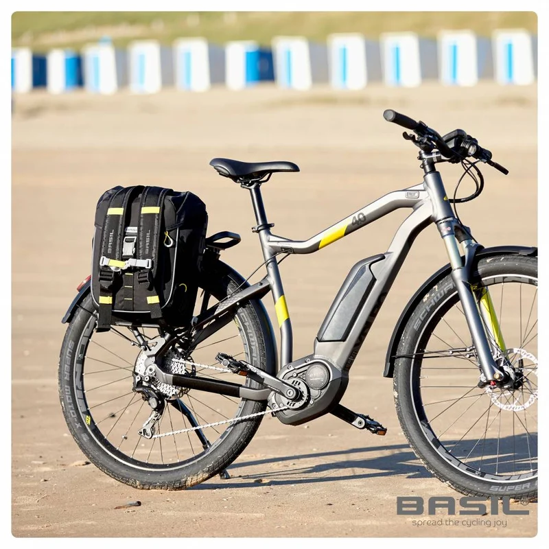Basil Miles 17L bicycle bag / backpack