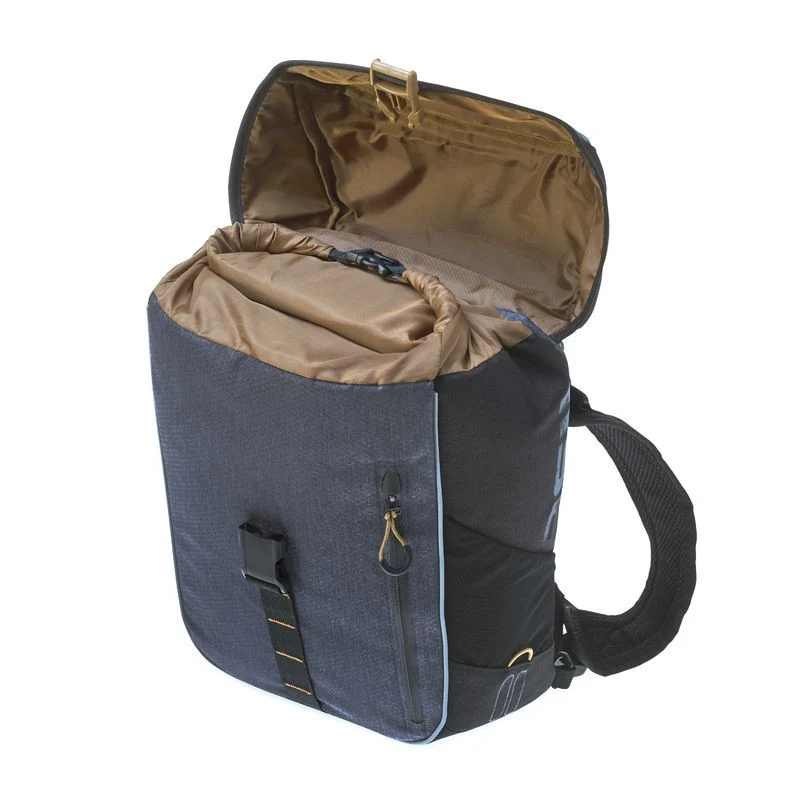 Basil Miles 17L bicycle bag / backpack