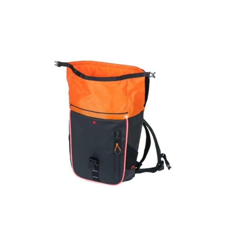 Basil Miles 17L bicycle bag / backpack