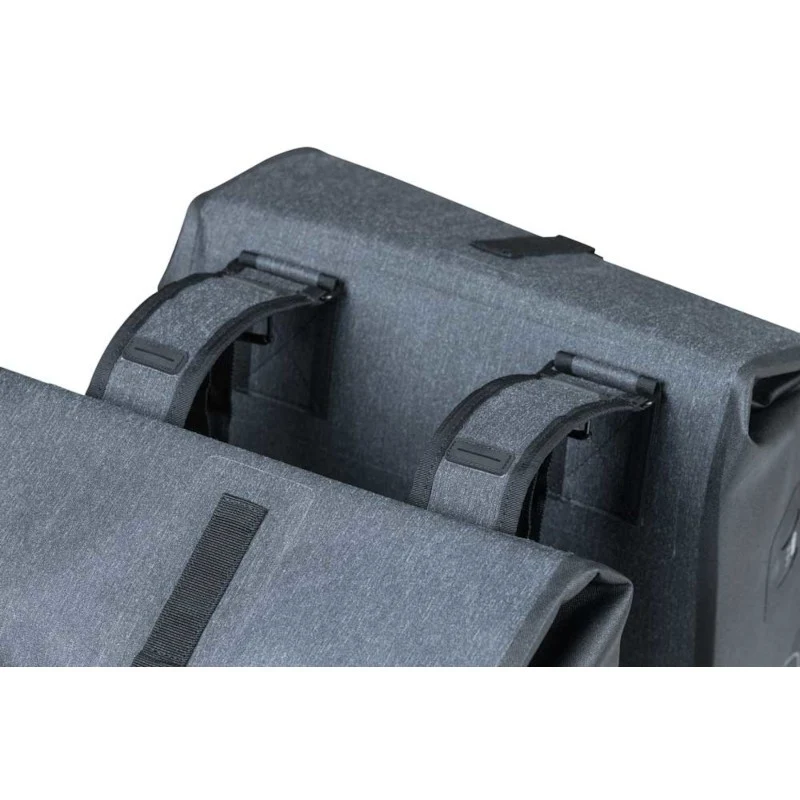 Basil Urban Dry 50L double bike bag
