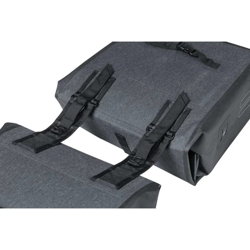 Basil Urban Dry 50L double bike bag
