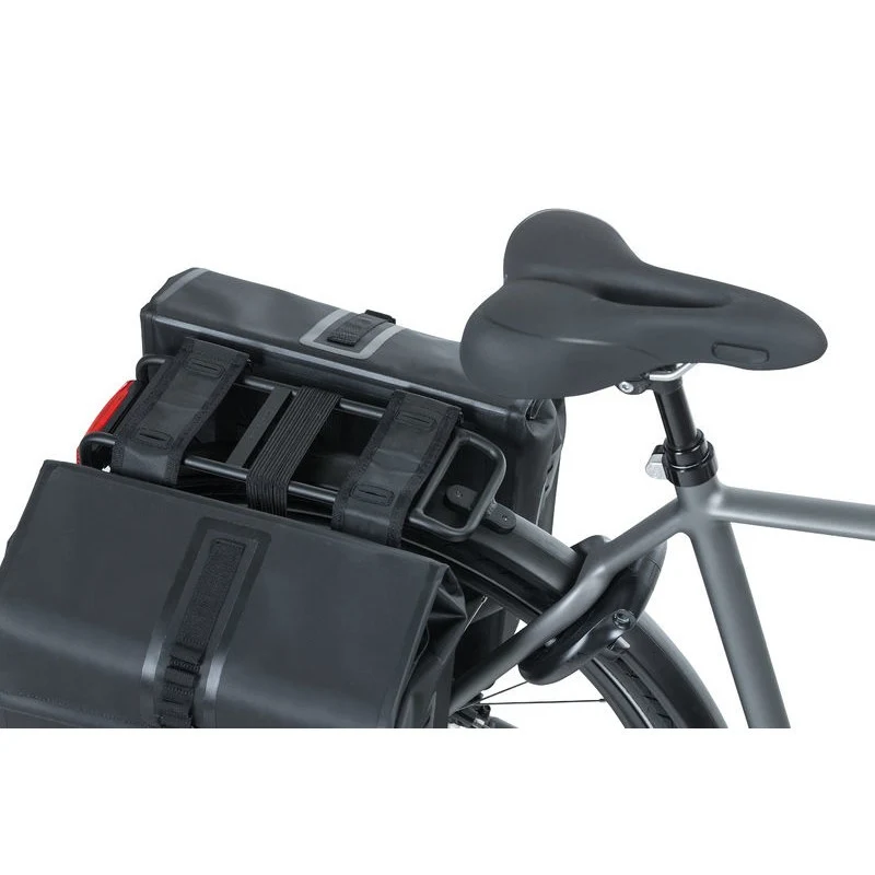 Basil Urban Dry 50L double bike bag