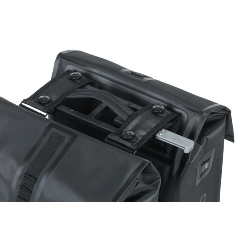 Basil Urban Dry 50L double bike bag