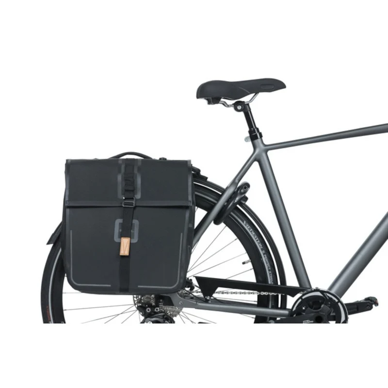Basil Urban Dry 50L double bike bag