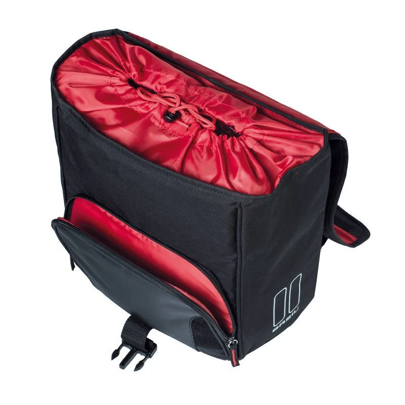 Basil Sport Design 18L bike bag + waterproof cover