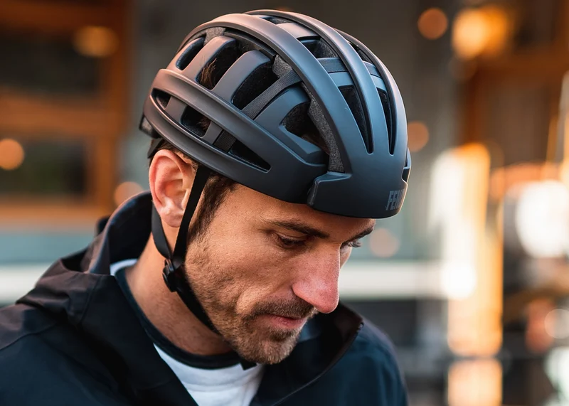 FEND folding bicycle helmet