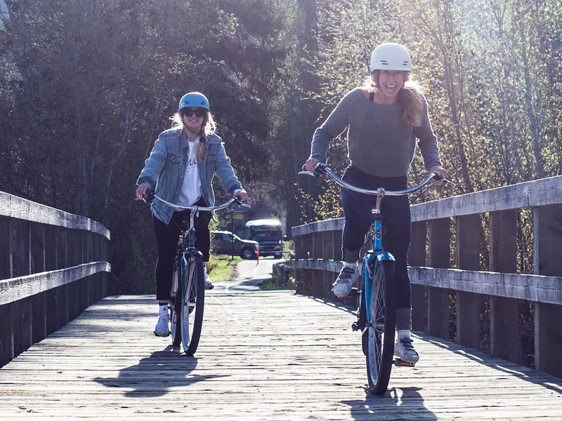 XS Unified Skyline bicycle helmet
