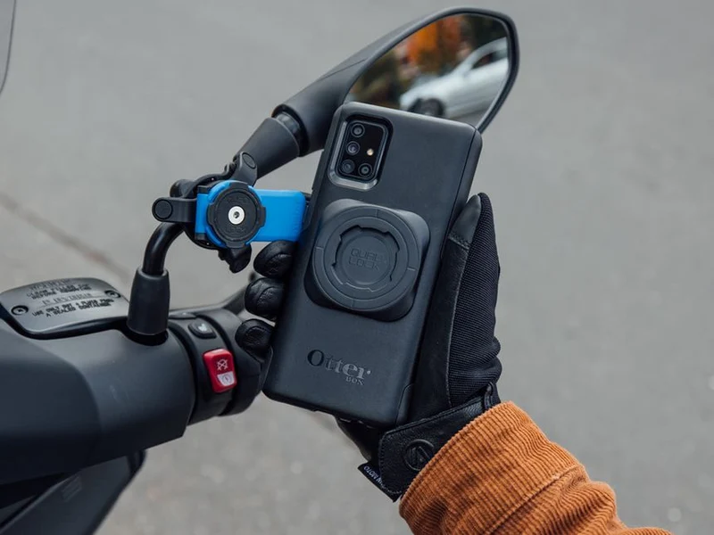 Universal Quad Lock MAG Adapter