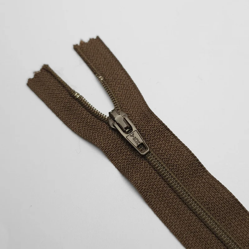 YKK | Fermeture Éclair à Bout Fermé | Spirale | #4 | 6'' - 15 cm