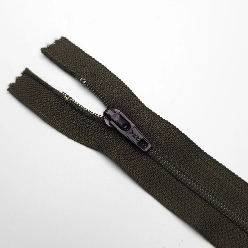 YKK | Fermeture Éclair à Bout Fermé | Spirale | #4 | 6'' - 15 cm