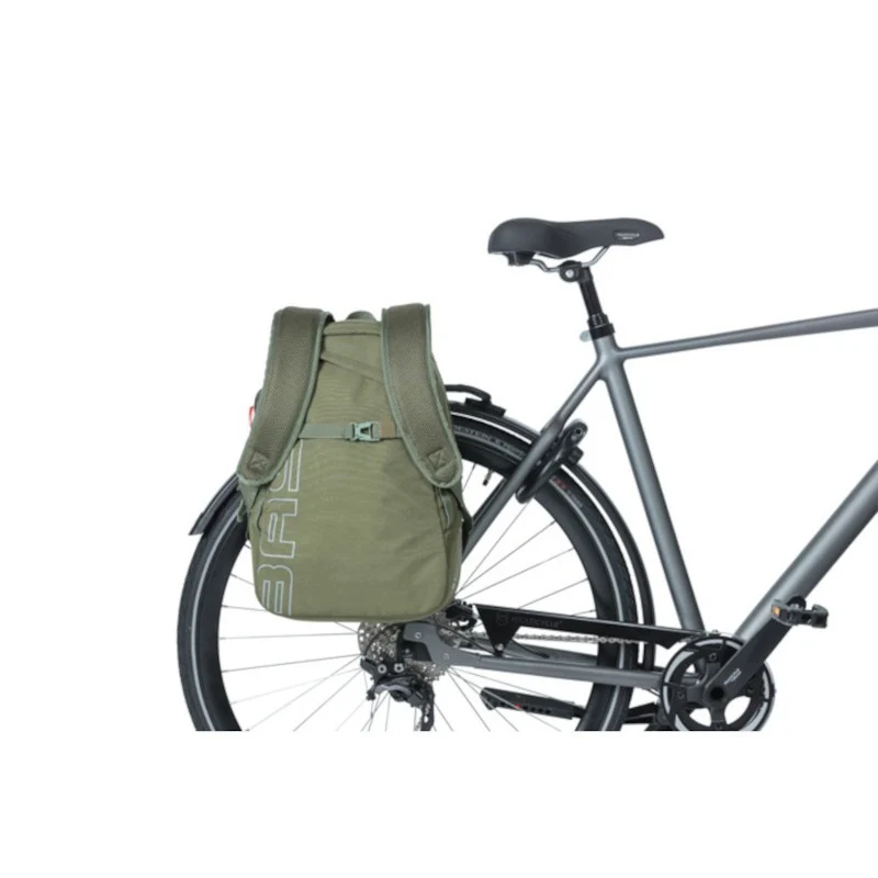 Basil Flex 17L bicycle bag / backpack