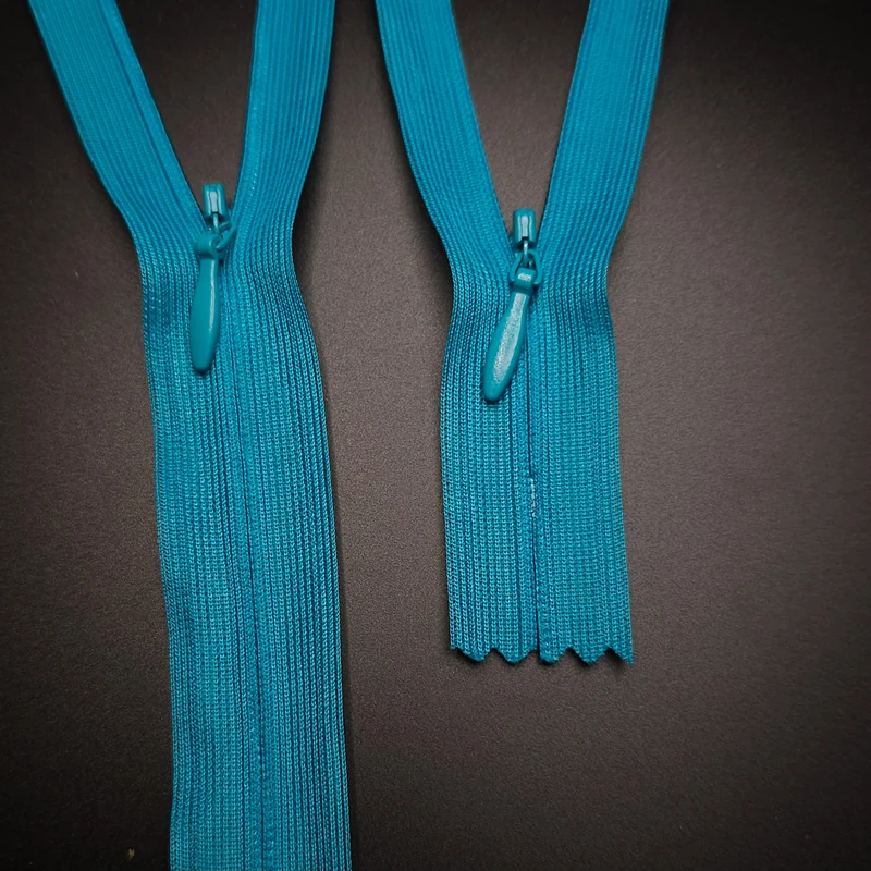 Fermeture éclair invisible à bout fermé | 9" / 23 cm