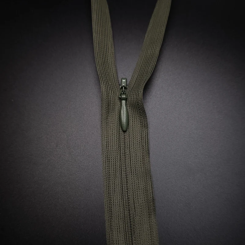 Fermeture éclair invisible à bout fermé | 9" / 23 cm
