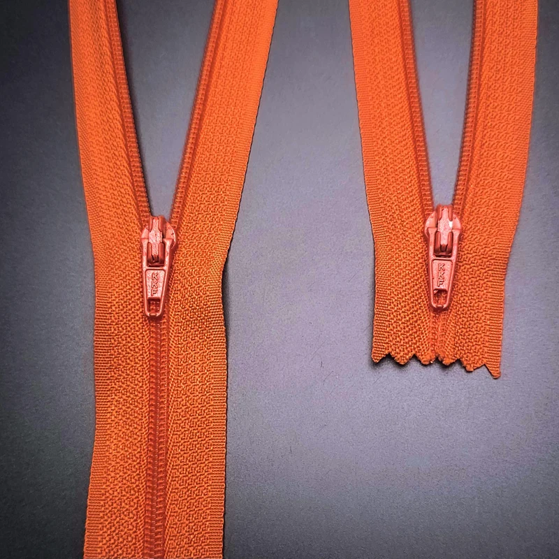 Fermeture Éclair Spirale à Bout Fermé #3 | 9" / 23 cm