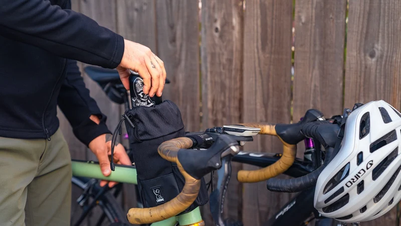 Chrome Doubletrack Feed Bag handlebar bag