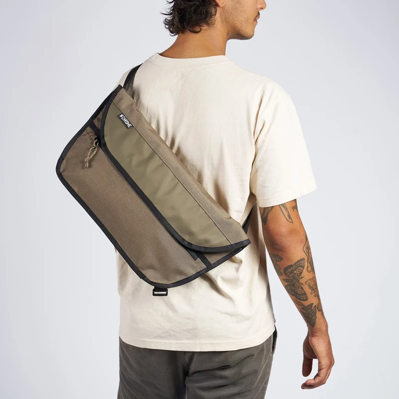 Chrome Simple Messenger shoulder bag