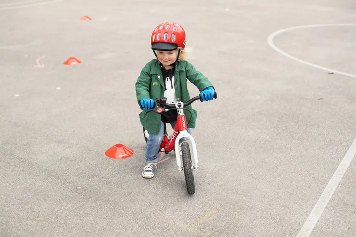 Woom Tens children's cycling gloves