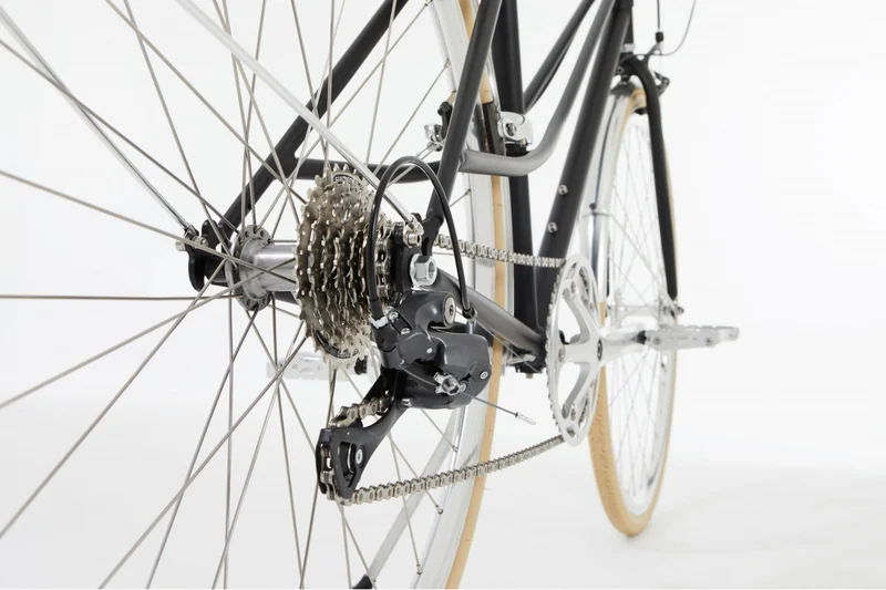 InFiné Cycles Flâneuse Urban Bike - Matte Black