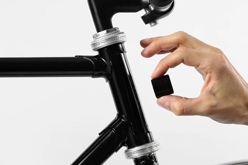 Lucetta magnetic mount bike light