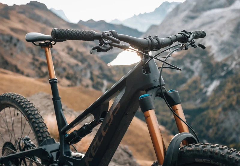 Vélo électrique Kellys Theos F90 SH 820Wh